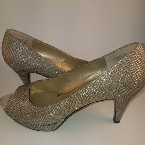 Bandolino Metallic Gold Glitter heel